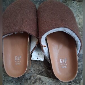 GAP Kids Brown Cozy Slip-On Fleece Lined Slippers